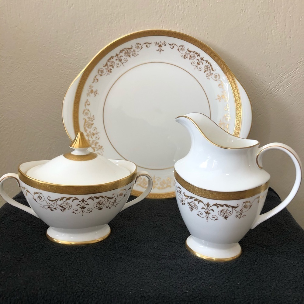 Royal Doulton Belmont Cream Sugar Cake Plate